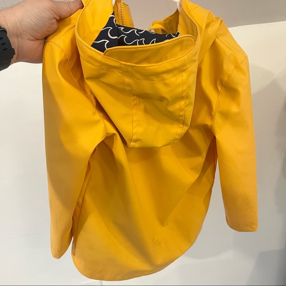 Cat and Jack yellow lined raincoat size 5T - Picture 7 of 8